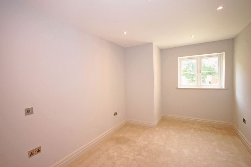 Fir Tree Court, Limpsfield Road